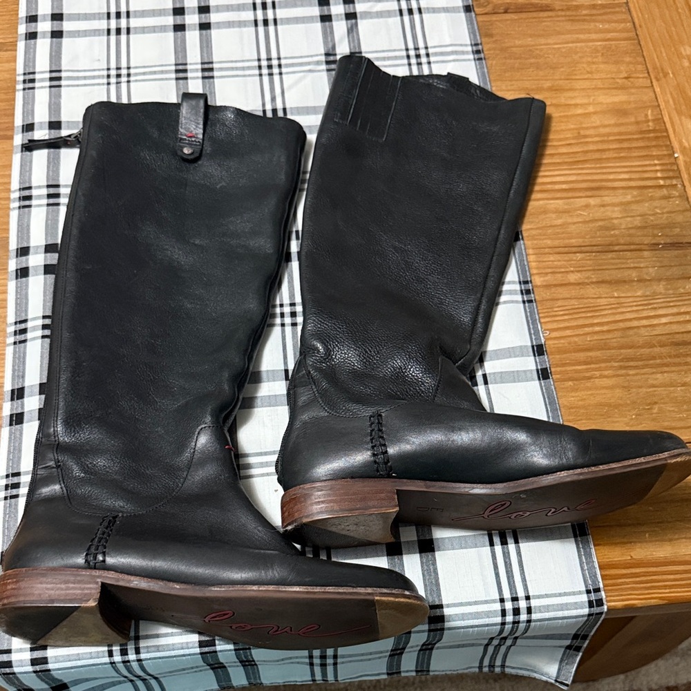 Ellen Degeneres Black Leather Heeled Boots